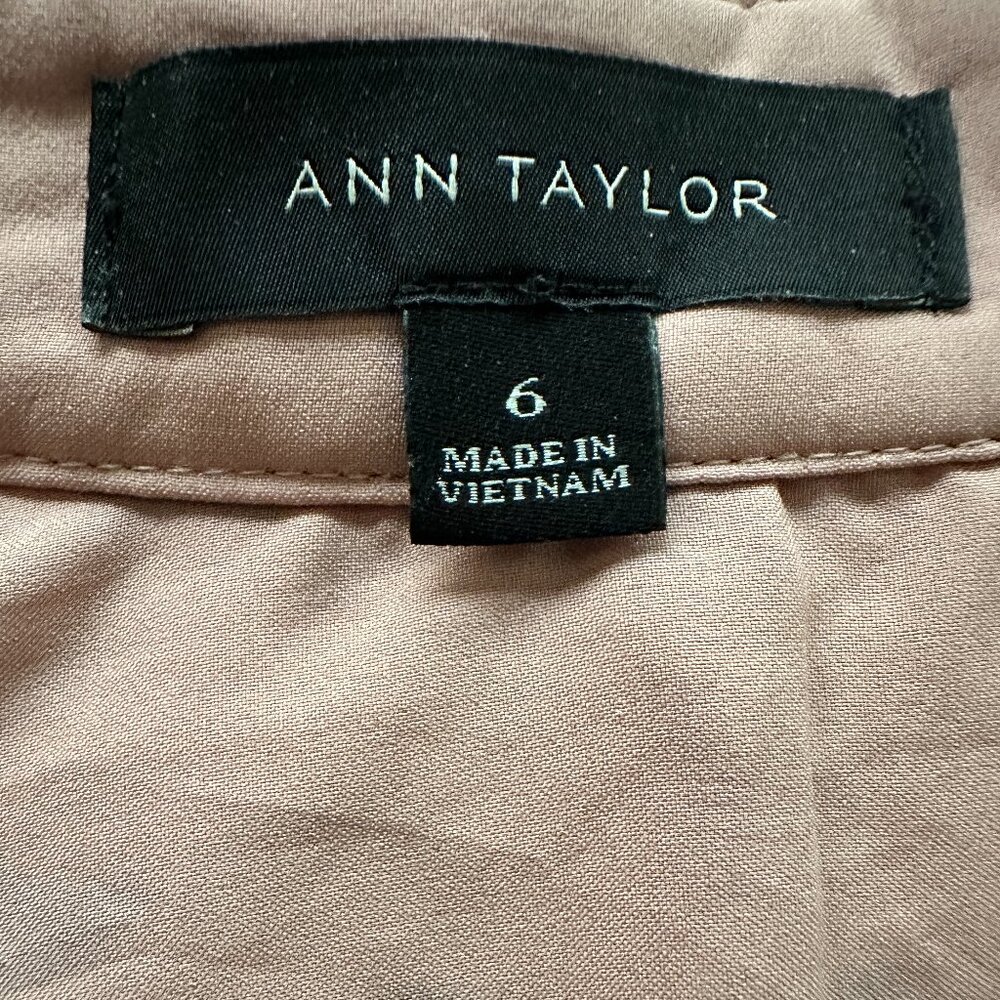 Ann Taylor Tan and Dusty Rose Floral Eyelet A-Line Skirt - Size 6 - Picture 6 of 8
